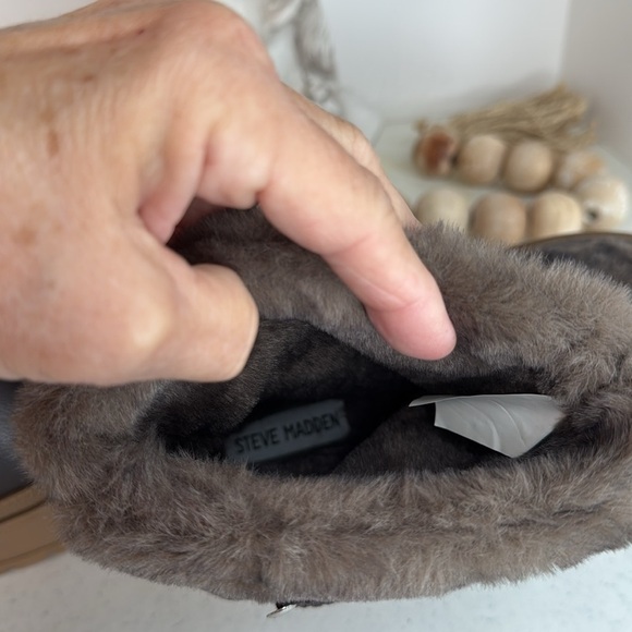 Steve Madden Dione Faux Fur Boot (Women) Sz 7.5 - Picture 10 of 12